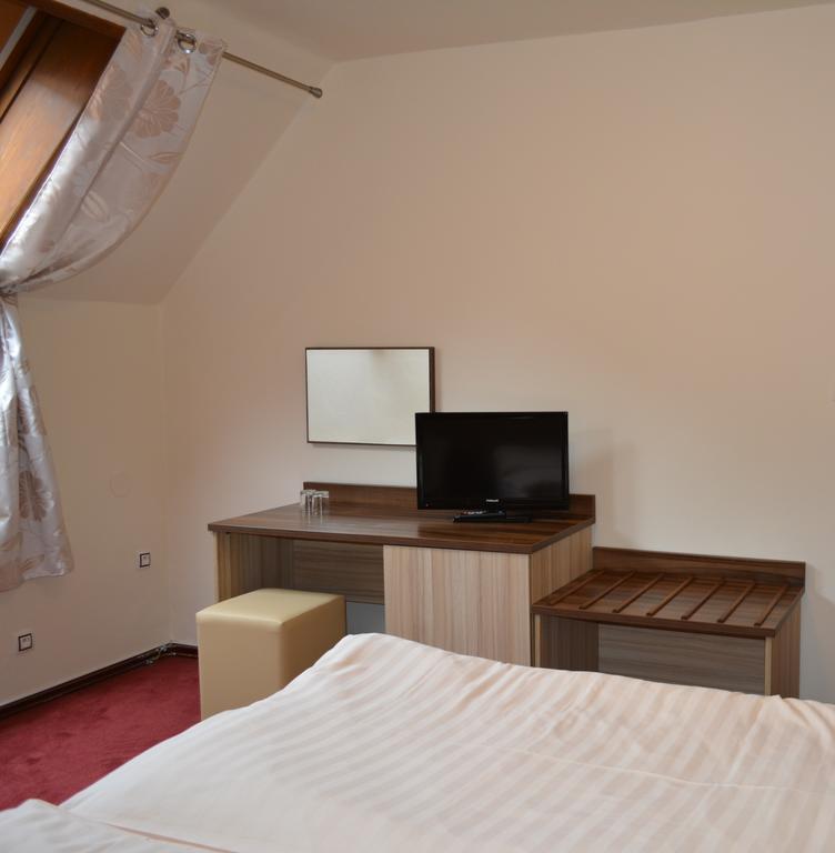 Hotel Koruna Карлштейн Номер фото