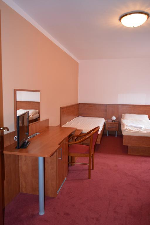 Hotel Koruna Карлштейн Номер фото
