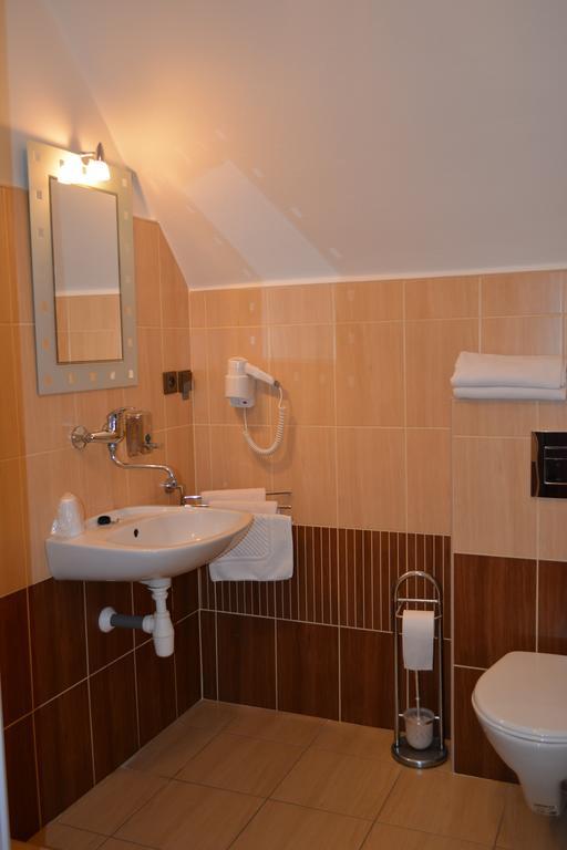 Hotel Koruna Карлштейн Номер фото