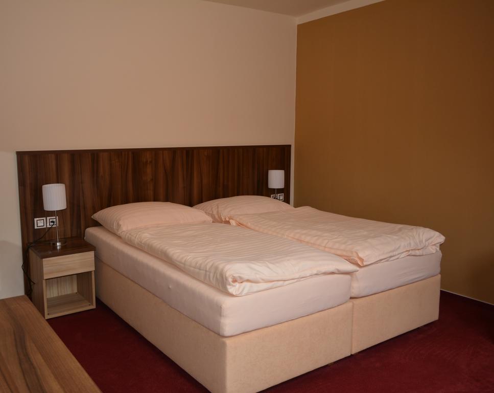 Hotel Koruna Карлштейн Номер фото