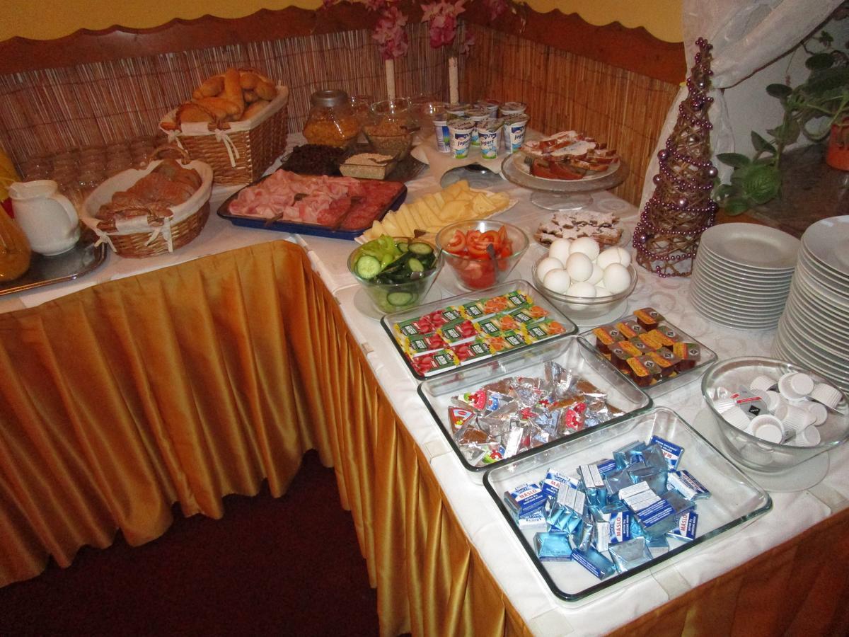Hotel Koruna Карлштейн Екстер'єр фото